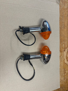 Triumph Bonneville CARB/EFI Front turn signals - T2702012-T2702011 USED