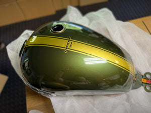 Triumph Thruxton 900 EFI Fuel Tank, Brooklands Green - T2403180-HM