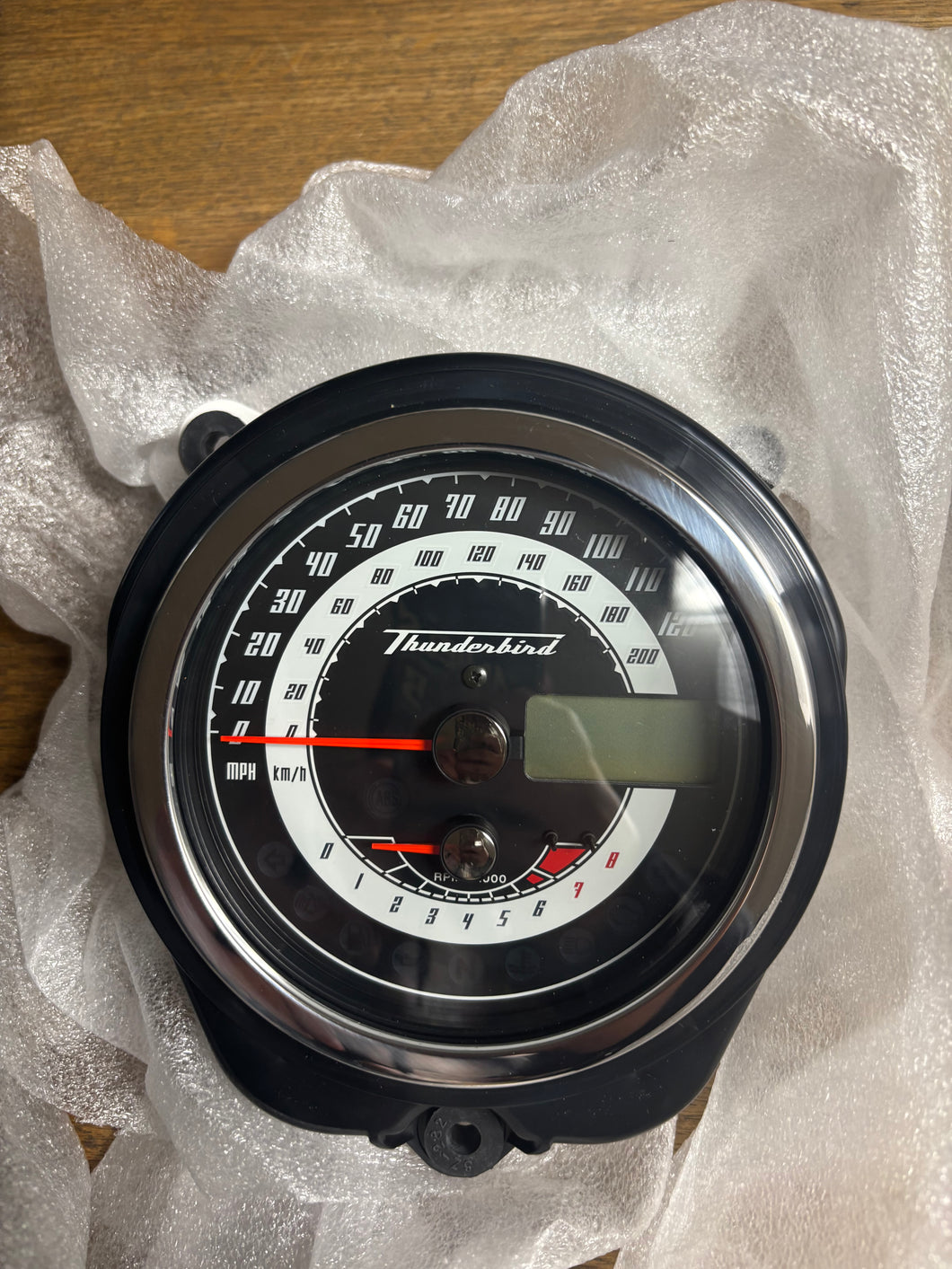 Triumph 1600 & 1700 Thunderbird & Thunderbird Storm Speedometer: MPH - T2501565